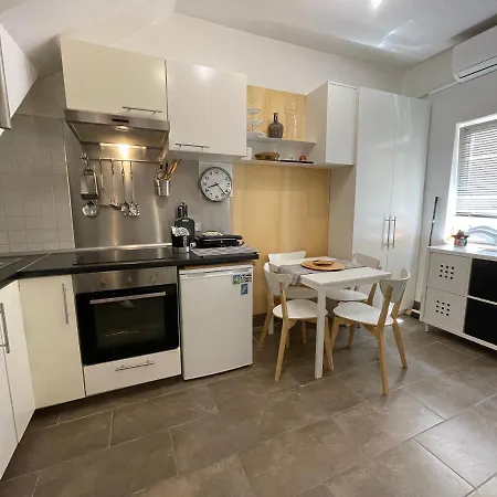 Cosy Little Loreta Apartment